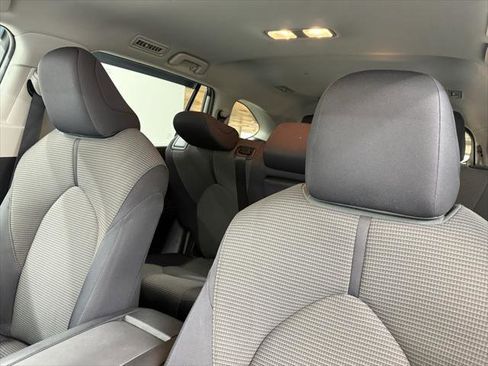 Certified 2023 Toyota Highlander L image 18