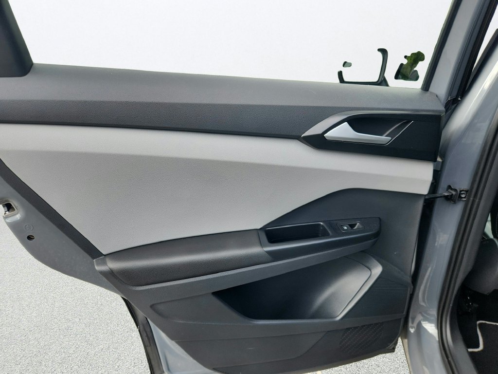 Certified 2023 Volkswagen Taos SEL AWD/4WD image 25