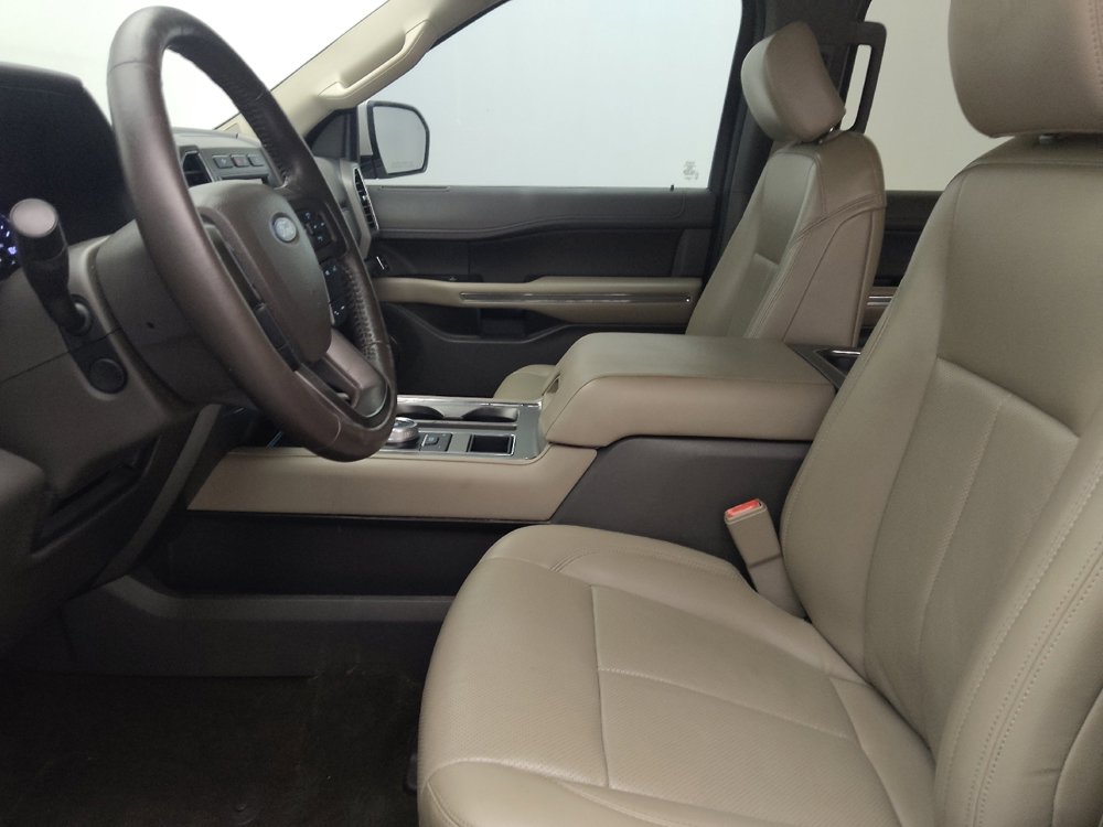Used 2019 Ford Expedition XLT w/ Equipment Group 202A RWD image 17