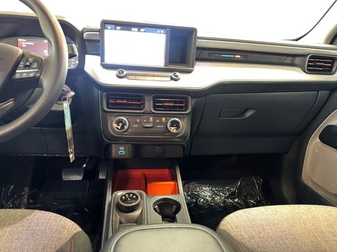 Used 2024 Ford Maverick XLT image 11