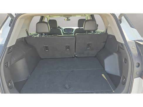 Used 2023 GMC Terrain SLT AWD/4WD image 9