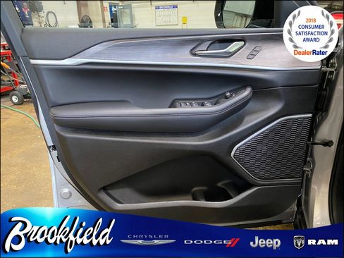 New 2025 Jeep Grand Cherokee L Limited w/ Luxury Tech Group II image 16