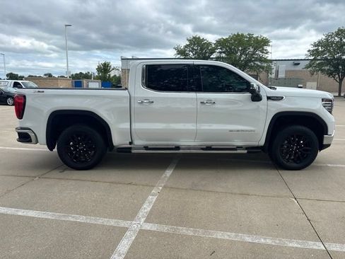 Used 2025 GMC Sierra 1500 SLT w/ SLT Premium Package AWD/4WD image 39