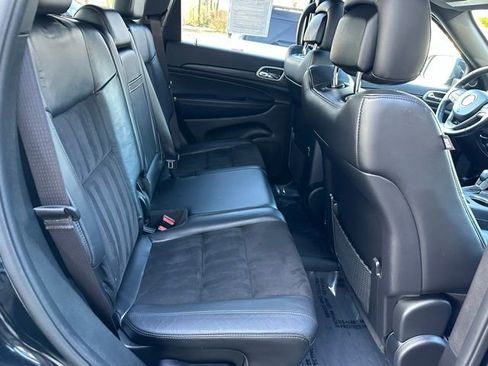 Used 2021 Jeep Grand Cherokee Laredo X image 15