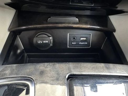 Used 2015 Kia K900 Luxury RWD image 36