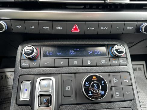 Used 2024 Hyundai Palisade Limited AWD/4WD image 76