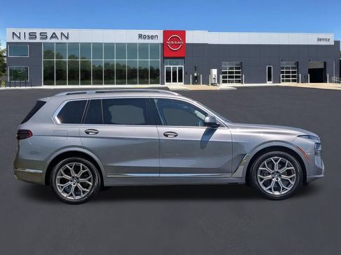 Used 2025 BMW X7 xDrive40i w/ Premium Package AWD/4WD image 2