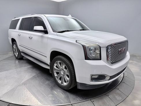 Used 2016 GMC Yukon XL Denali AWD/4WD image 3