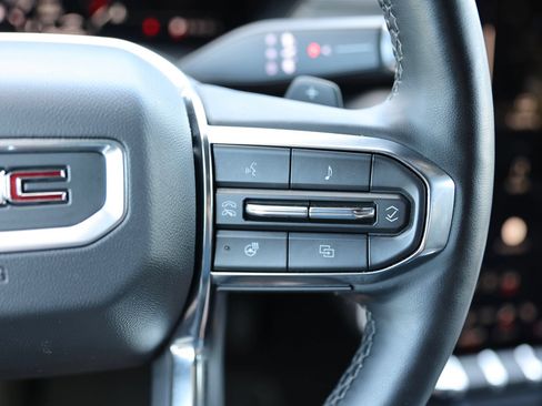 Used 2025 GMC Acadia Elevation AWD/4WD image 38