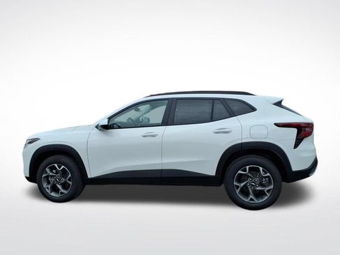 New 2026 Chevrolet Trax LT w/ LT Convenience Package FWD image 7
