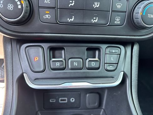 Used 2021 GMC Terrain SLE AWD/4WD image 26