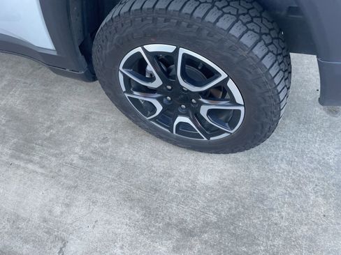 Used 2024 Jeep Compass Trailhawk image 13