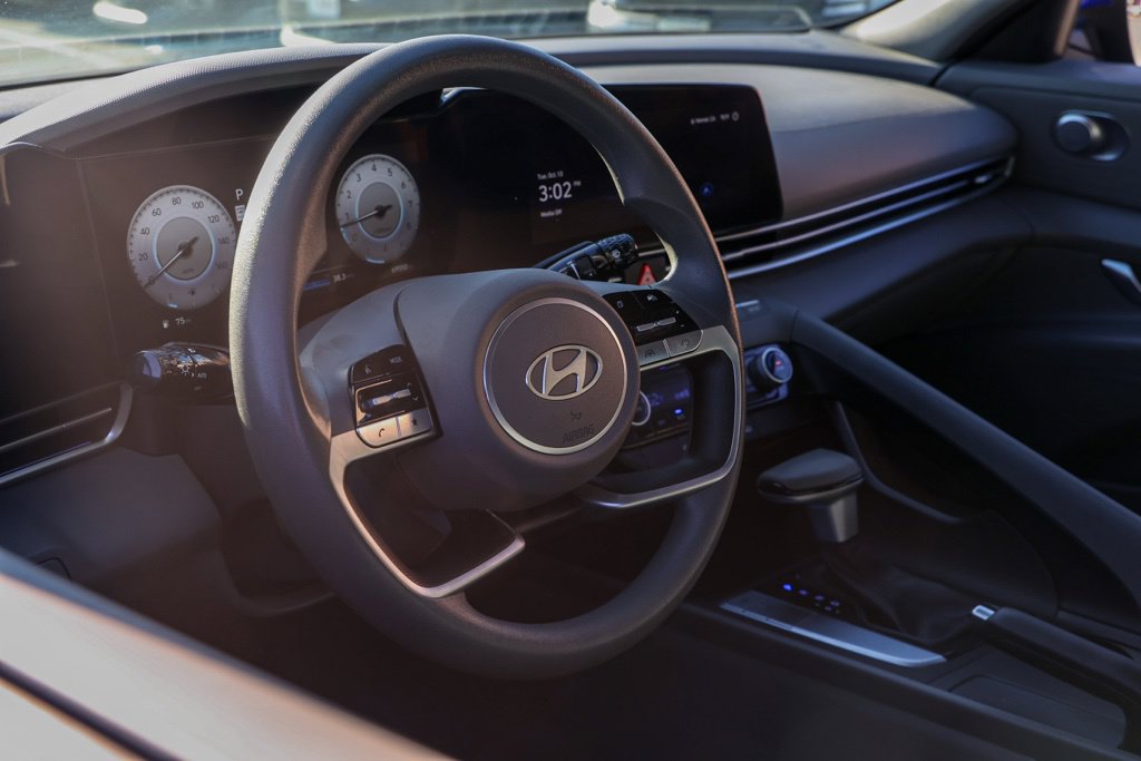 Used 2024 Hyundai Elantra SEL FWD image 15