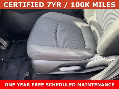 Used 2022 Toyota RAV4 LE AWD/4WD image 15