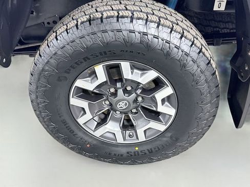 Certified 2020 Toyota Tacoma TRD Off-Road image 28