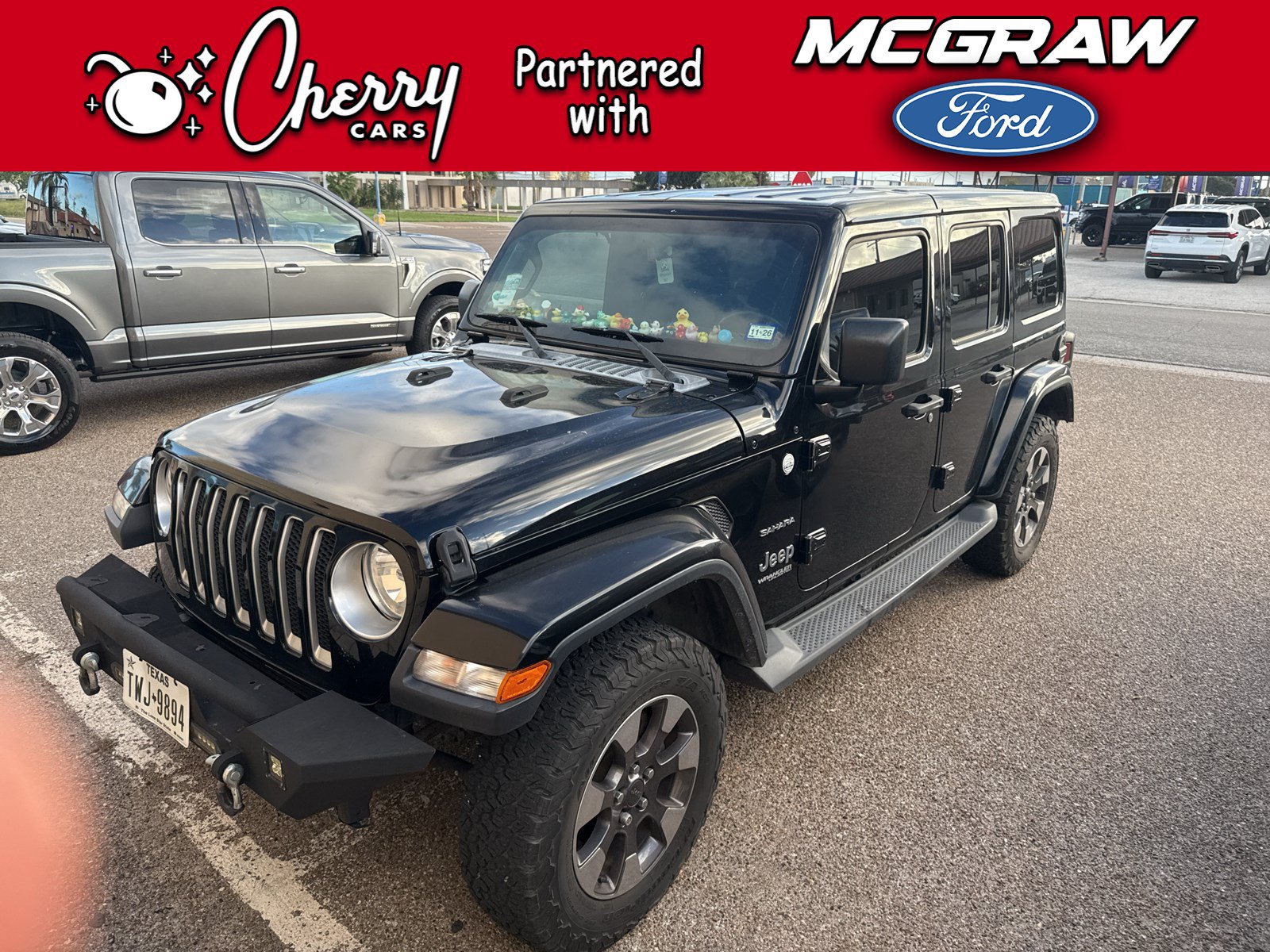 Used 2018 Jeep Wrangler Unlimited Sahara AWD/4WD image 1