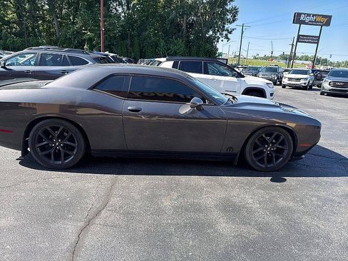 Used 2019 Dodge Challenger SXT w/ Blacktop Package RWD image 6