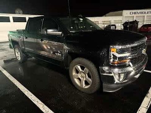 Used 2018 Chevrolet Silverado 1500 LT w/ Texas Edition image 2