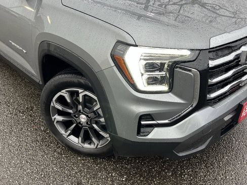 Used 2025 GMC Terrain Elevation w/ Elevation Premium Package image 2