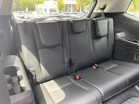 Used 2023 Subaru Ascent Limited AWD/4WD image 24