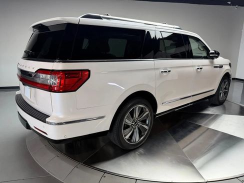Used 2019 Lincoln Navigator L Reserve AWD/4WD image 2