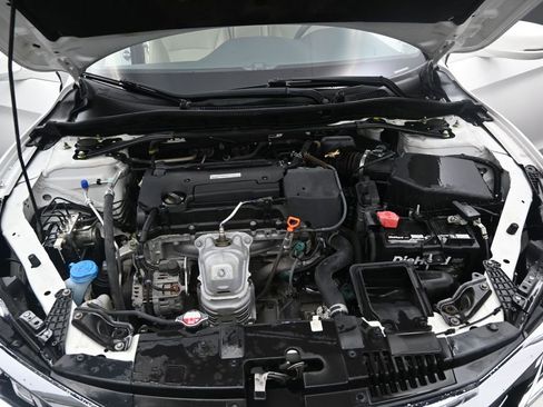 Used 2017 Honda Accord EX image 11