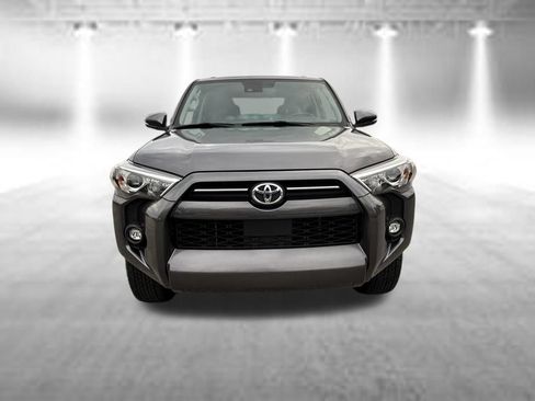 Used 2021 Toyota 4Runner SR5 Premium w/ Moonroof Package AWD/4WD image 10
