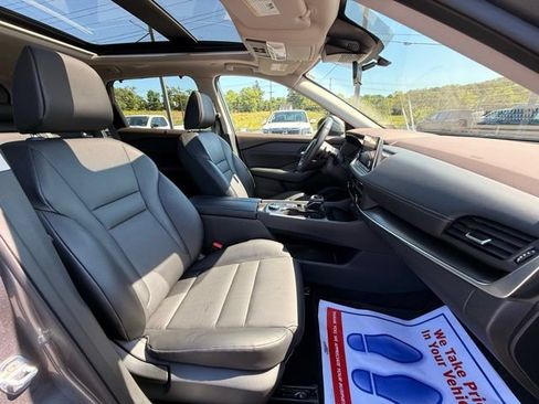 Certified 2023 Nissan Rogue SV w/ SV Premium B Package AWD/4WD image 20