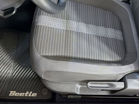 Used 2014 Volkswagen Beetle R-Line image 21