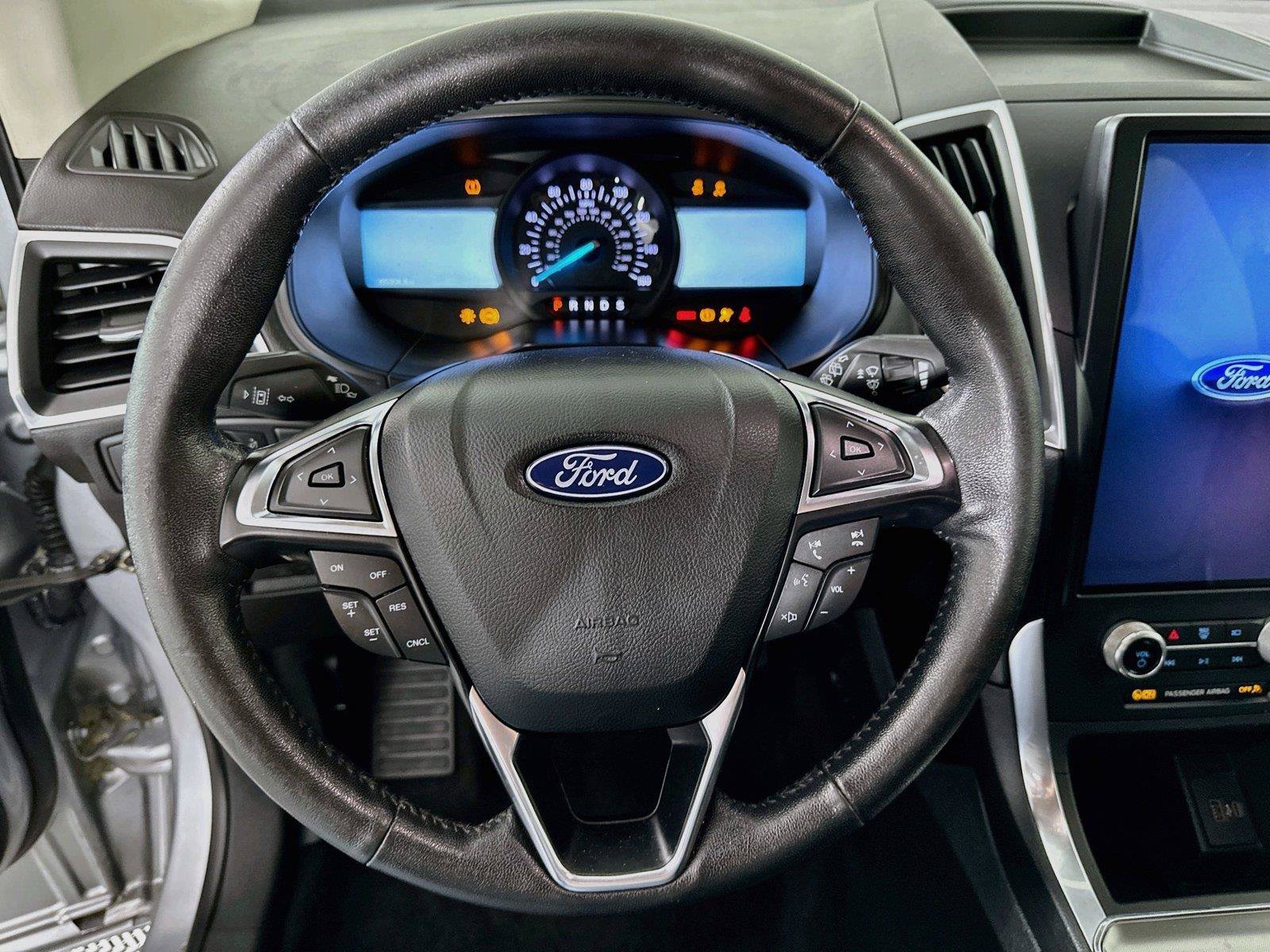 Used 2022 Ford Edge Titanium AWD/4WD image 18