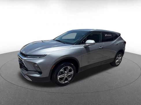 Used 2025 Chevrolet Blazer LT FWD image 7