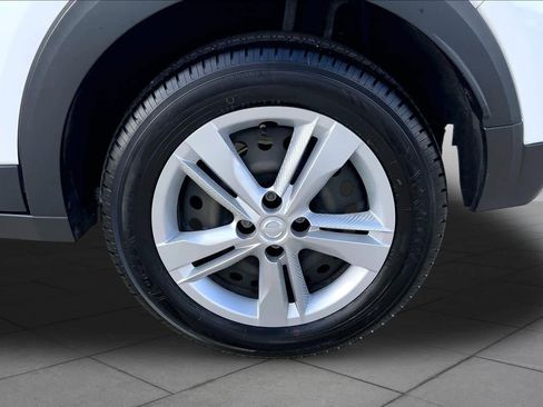 Used 2024 Nissan Kicks S FWD image 11