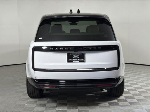 New 2025 Land Rover Range Rover SE image 4