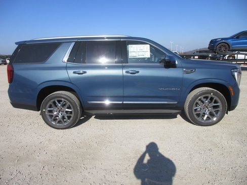 New 2026 GMC Yukon Elevation image 3