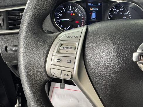 Used 2014 Nissan Rogue S AWD/4WD image 15