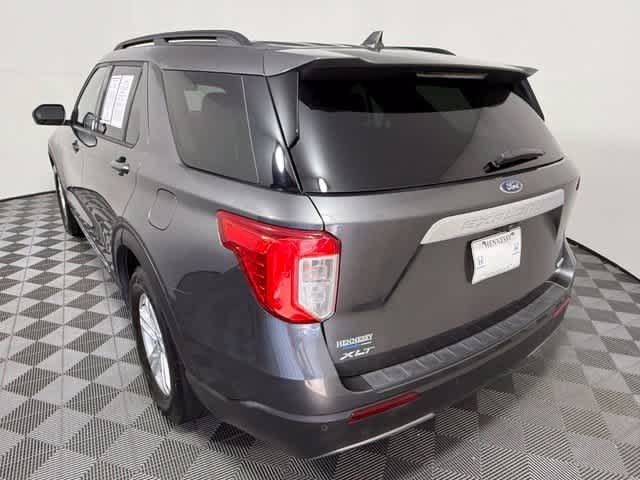 Used 2020 Ford Explorer XLT w/ Equipment Group 202A RWD image 4