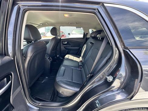 Used 2019 Kia Niro S Touring FWD image 4