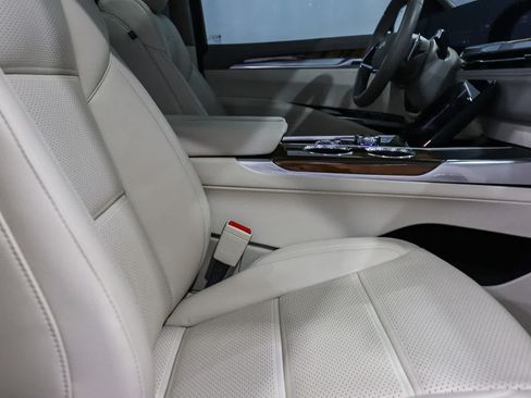 Used 2025 Cadillac Escalade Sport Platinum w/ LPO, Floor Liner Package AWD/4WD image 17