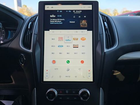 Used 2024 Ford Edge SEL w/ Convenience Package image 19