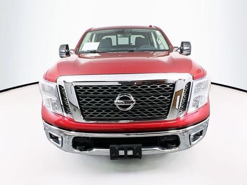 Used 2017 Nissan Titan SV image 2