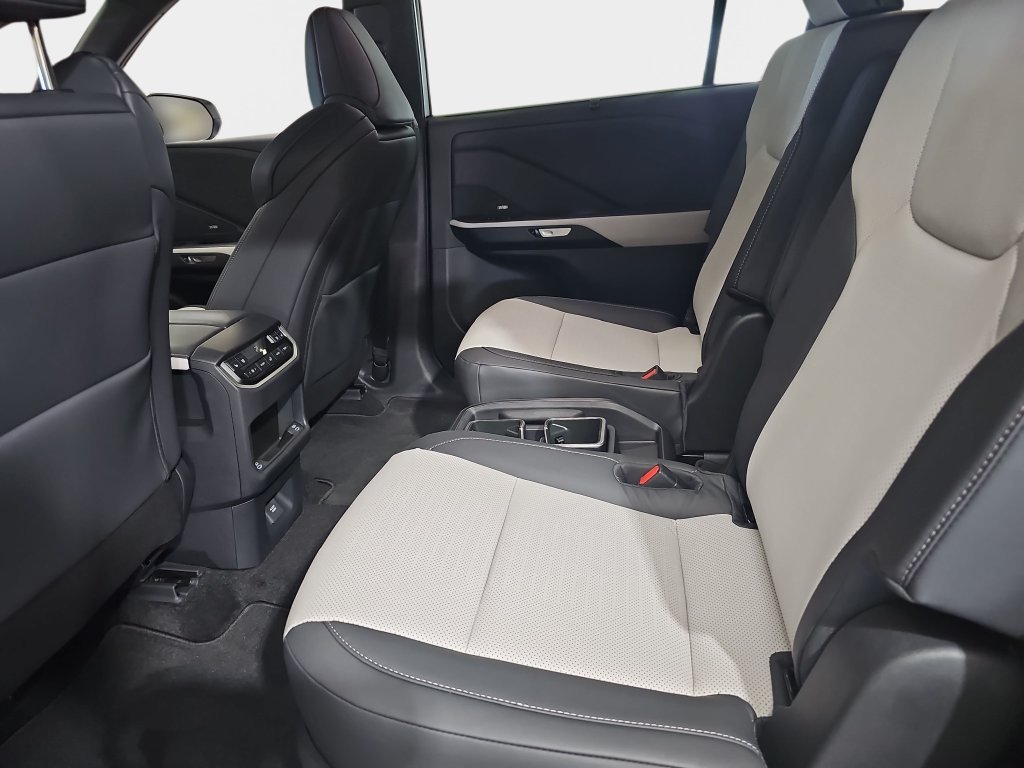 New 2026 Lexus TX 500h AWD image 14