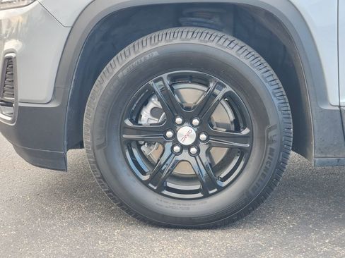 Used 2023 GMC Acadia AT4 w/ Technology Package image 9