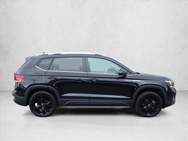Used 2023 Volkswagen Taos SE AWD/4WD image 5