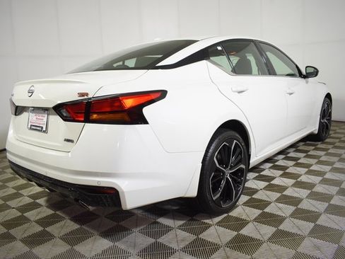 Certified 2025 Nissan Altima 2.5 SR image 4