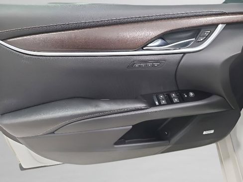 Used 2018 Cadillac XTS Luxury AWD/4WD image 23