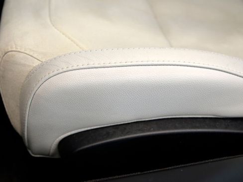 Used 2018 Jaguar F-TYPE Coupe image 16