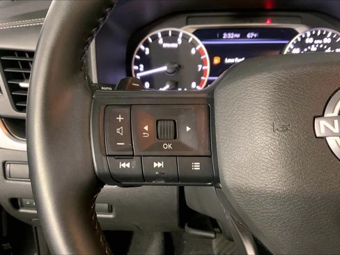 Used 2025 Nissan Rogue SV AWD/4WD image 18