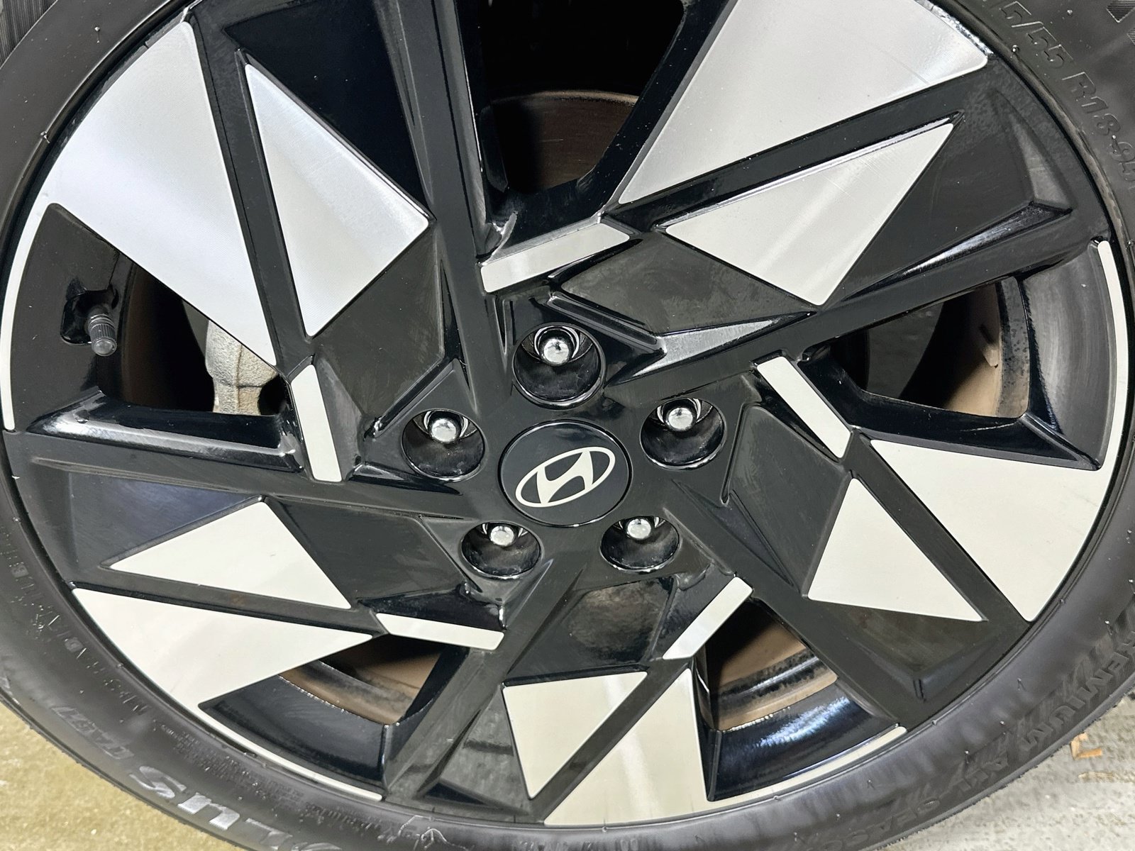Used 2024 Hyundai Kona SEL FWD image 28