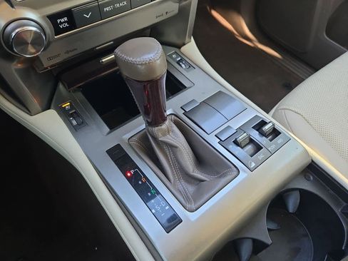 Used 2014 Lexus GX 460 image 33