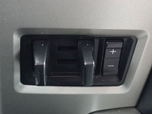 Used 2015 Ford F150 Lariat w/ Equipment Group 502A Luxury image 10